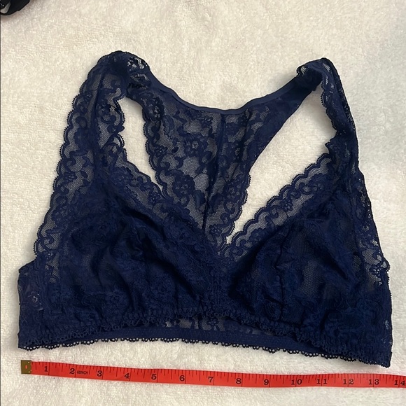 Lace Bralette in Navy Blue - Picture 3 of 7